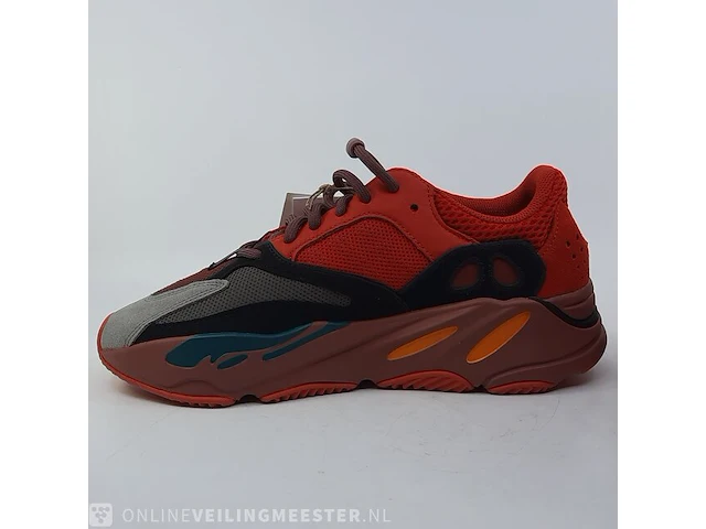 Paar sneakers, maat 41 1/3 adidas, yeezy boost 700 hq6979 - afbeelding 6 van  10