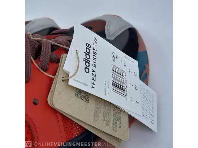 Paar sneakers, maat 41 1/3 adidas, yeezy boost 700 hq6979 - afbeelding 8 van  10