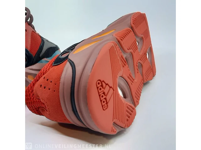 Paar sneakers, maat 41 1/3 adidas, yeezy boost 700 hq6979 - afbeelding 10 van  10