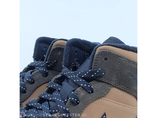 Paar sneakers, maat 41 nike, air jordan 1 mid se dc7294-200 - afbeelding 4 van  9