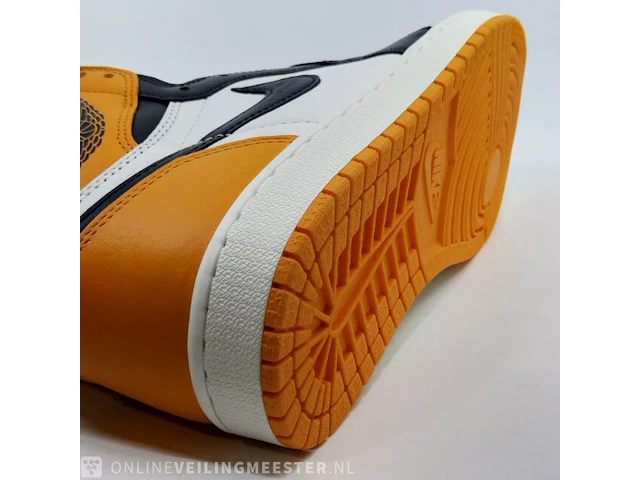 Paar sneakers, maat 41 nike, air jordan 1 retro high og - 555088-711 - afbeelding 2 van  11