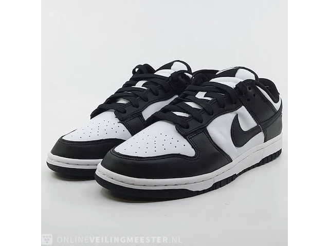 Paar sneakers, maat 41 nike, dunk low retro - dd1391-100 - afbeelding 1 van  10