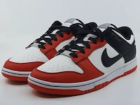 Paar sneakers, maat 41 nike, dunk low retro emb - dd363-100 - afbeelding 1 van  11