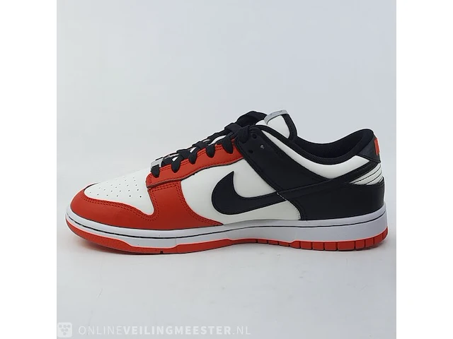 Paar sneakers, maat 41 nike, dunk low retro emb - dd363-100 - afbeelding 8 van  11