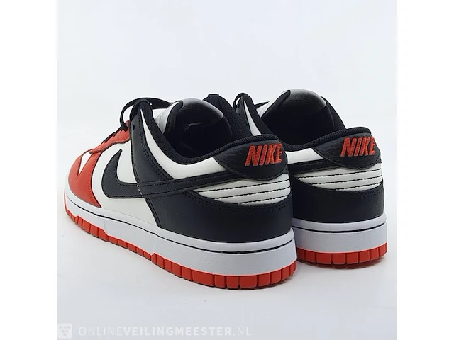 Paar sneakers, maat 41 nike, dunk low retro emb - dd363-100 - afbeelding 9 van  11