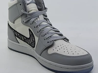 Paar sneakers, maat 41 nike, jordan 1 retro high dior cn8607-002 - afbeelding 9 van  28