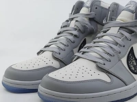 Paar sneakers, maat 41 nike, jordan 1 retro high dior cn8607-002 - afbeelding 22 van  28