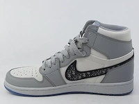 Paar sneakers, maat 41 nike, jordan 1 retro high dior cn8607-002 - afbeelding 25 van  28