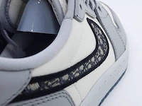 Paar sneakers, maat 41 nike, jordan 1 retro low dior cn8608-002 - afbeelding 3 van  31