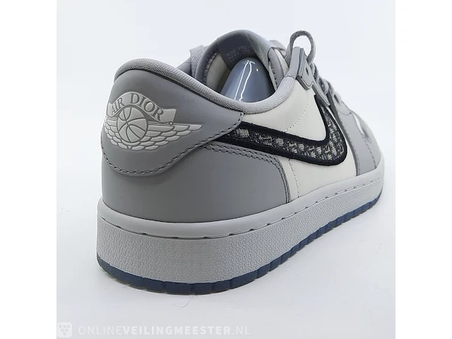 Paar sneakers, maat 41 nike, jordan 1 retro low dior cn8608-002 - afbeelding 6 van  31