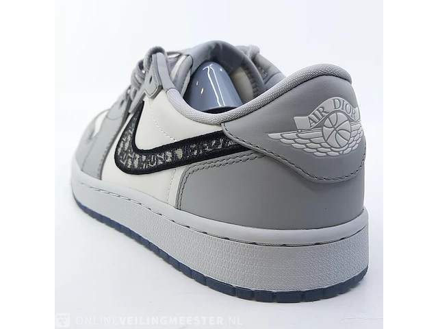 Paar sneakers, maat 41 nike, jordan 1 retro low dior cn8608-002 - afbeelding 14 van  31