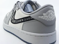 Paar sneakers, maat 41 nike, jordan 1 retro low dior cn8608-002 - afbeelding 14 van  31