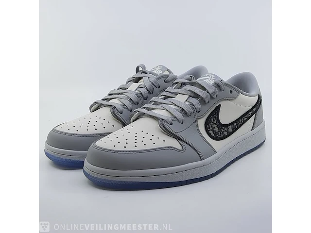 Paar sneakers, maat 41 nike, jordan 1 retro low dior cn8608-002 - afbeelding 12 van  31
