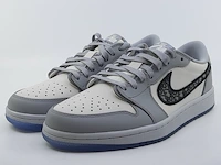 Paar sneakers, maat 41 nike, jordan 1 retro low dior cn8608-002 - afbeelding 12 van  31