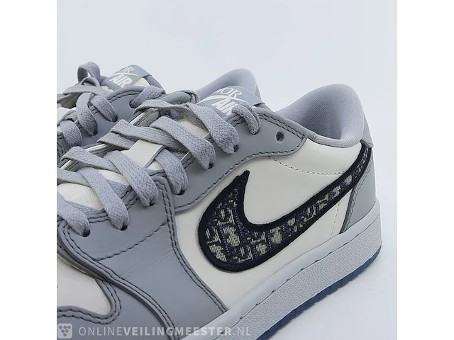 Paar sneakers, maat 41 nike, jordan 1 retro low dior cn8608-002 - afbeelding 26 van  31