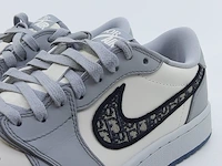 Paar sneakers, maat 41 nike, jordan 1 retro low dior cn8608-002 - afbeelding 26 van  31