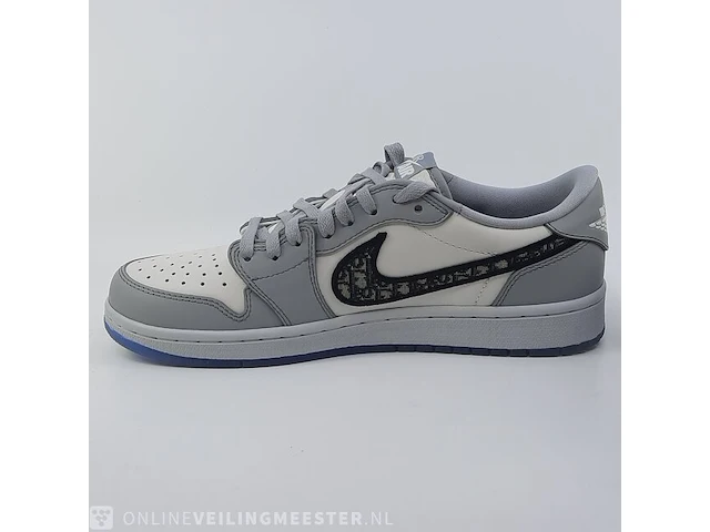 Paar sneakers, maat 41 nike, jordan 1 retro low dior cn8608-002 - afbeelding 28 van  31