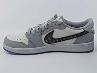 Paar sneakers, maat 41 nike, jordan 1 retro low dior cn8608-002 - afbeelding 28 van  31
