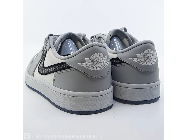 Paar sneakers, maat 41 nike, jordan 1 retro low dior cn8608-002 - afbeelding 29 van  31