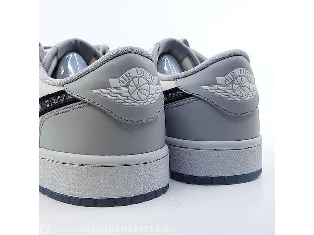 Paar sneakers, maat 41 nike, jordan 1 retro low dior cn8608-002 - afbeelding 30 van  31