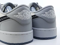 Paar sneakers, maat 41 nike, jordan 1 retro low dior cn8608-002 - afbeelding 30 van  31