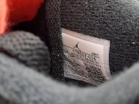 Paar sneakers, maat 42 1/2 air jordan, air jordan 4 retro ct852-016 - afbeelding 2 van  24