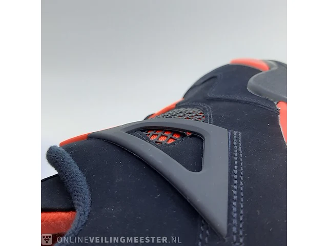 Paar sneakers, maat 42 1/2 air jordan, air jordan 4 retro ct852-016 - afbeelding 3 van  24