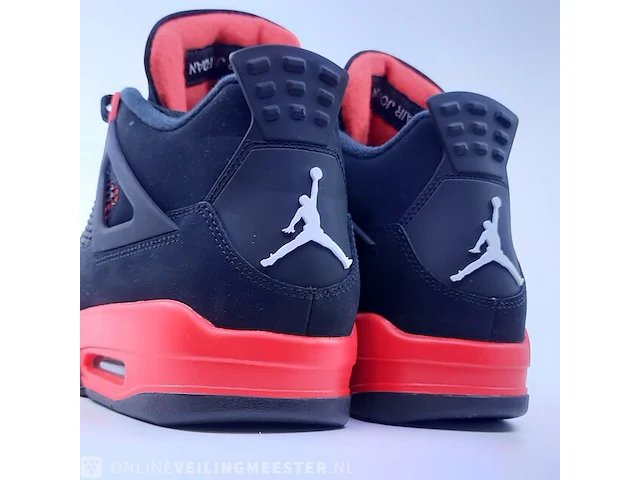 Paar sneakers, maat 42 1/2 air jordan, air jordan 4 retro ct852-016 - afbeelding 23 van  24