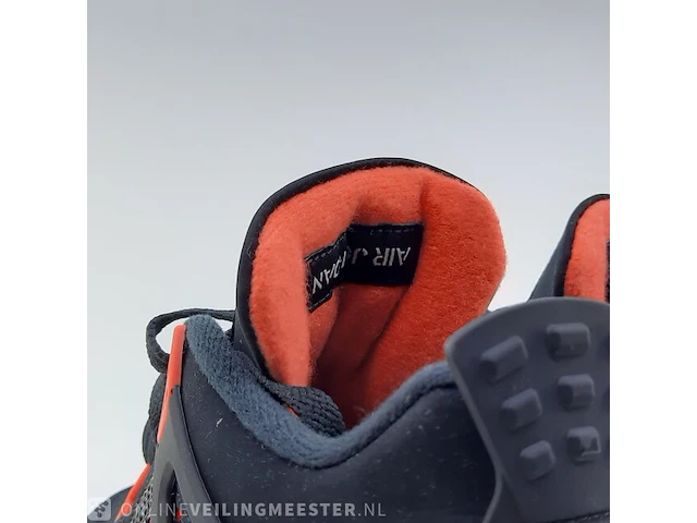 Paar sneakers, maat 42 1/2 air jordan, air jordan 4 retro ct852-016 - afbeelding 24 van  24