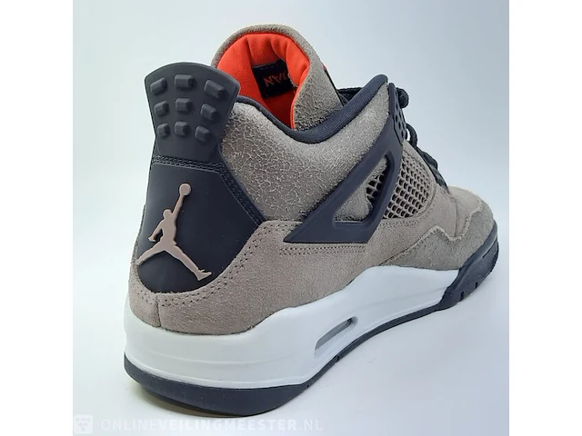 Paar sneakers, maat 42 1/2 air jordan, air jordan 4 retro db0732-200 - afbeelding 8 van  25