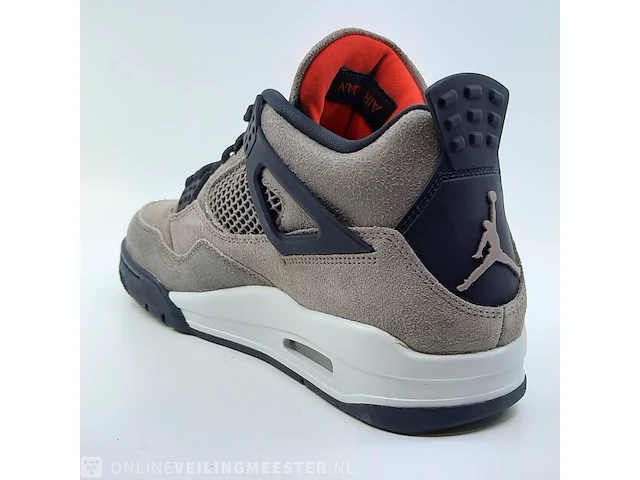 Paar sneakers, maat 42 1/2 air jordan, air jordan 4 retro db0732-200 - afbeelding 14 van  25