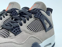 Paar sneakers, maat 42 1/2 air jordan, air jordan 4 retro db0732-200 - afbeelding 20 van  25