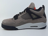 Paar sneakers, maat 42 1/2 air jordan, air jordan 4 retro db0732-200 - afbeelding 22 van  25