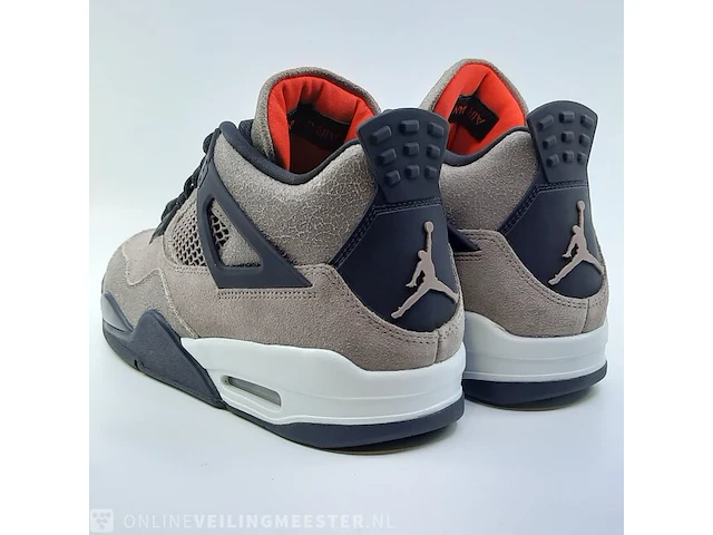 Paar sneakers, maat 42 1/2 air jordan, air jordan 4 retro db0732-200 - afbeelding 23 van  25