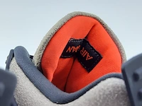 Paar sneakers, maat 42 1/2 air jordan, air jordan 4 retro db0732-200 - afbeelding 25 van  25