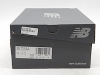 Paar sneakers, maat 42 1/2, new balance - afbeelding 3 van  11