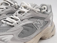 Paar sneakers, maat 42 1/2, new balance - afbeelding 5 van  11