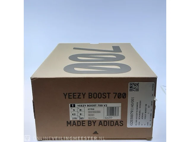 Paar sneakers, maat 42 2/3 adidas, yeezy boost 350 v2 gy7924 - afbeelding 2 van  10