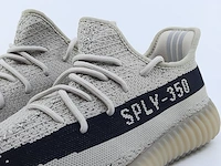 Paar sneakers, maat 42 2/3 adidas, yeezy boost 350 v2 hp7870 - afbeelding 4 van  10