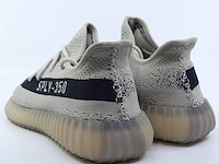 Paar sneakers, maat 42 2/3 adidas, yeezy boost 350 v2 hp7870 - afbeelding 7 van  10