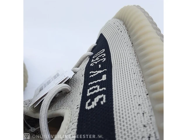 Paar sneakers, maat 42 2/3 adidas, yeezy boost 350 v2 hp7870 - afbeelding 9 van  10