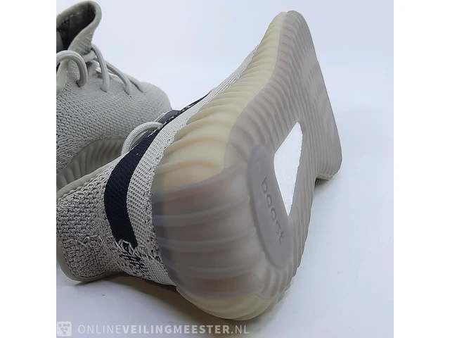 Paar sneakers, maat 42 2/3 adidas, yeezy boost 350 v2 hp7870 - afbeelding 10 van  10