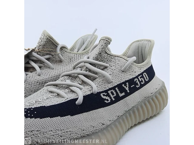Paar sneakers, maat 42 adidas, yeezy boost 350 v2 hp7870 - afbeelding 3 van  9