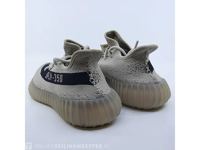 Paar sneakers, maat 42 adidas, yeezy boost 350 v2 hp7870 - afbeelding 6 van  9