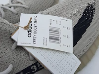 Paar sneakers, maat 42 adidas, yeezy boost 350 v2 hp7870 - afbeelding 7 van  9