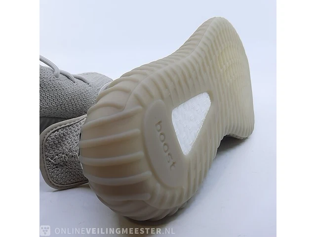 Paar sneakers, maat 42 adidas, yeezy boost 350 v2 hp7870 - afbeelding 8 van  9
