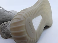 Paar sneakers, maat 42 adidas, yeezy boost 350 v2 hp7870 - afbeelding 8 van  9