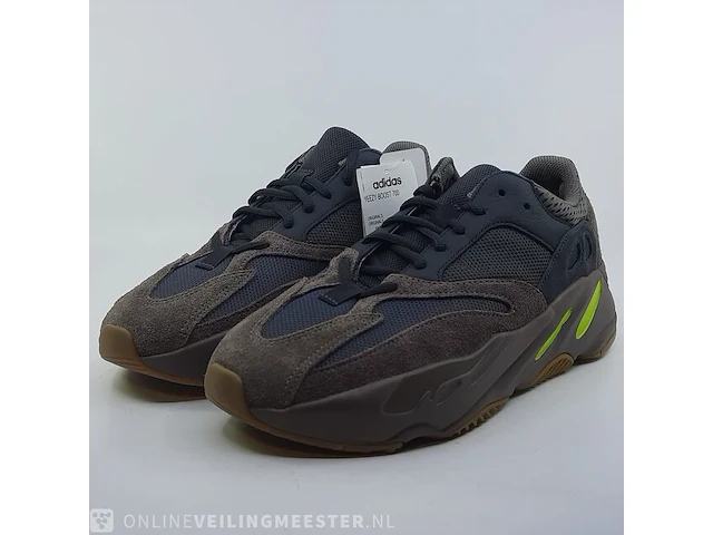 Paar sneakers, maat 42 adidas, yeezy boost 700 ee9614 - afbeelding 1 van  9