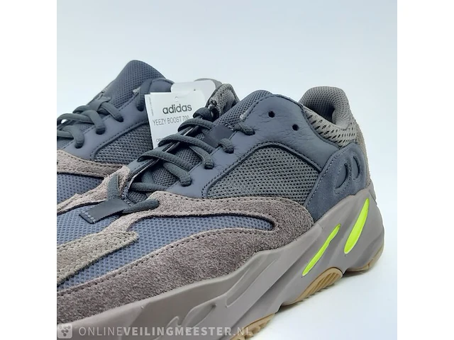 Paar sneakers, maat 42 adidas, yeezy boost 700 ee9614 - afbeelding 3 van  9