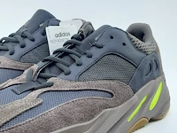 Paar sneakers, maat 42 adidas, yeezy boost 700 ee9614 - afbeelding 3 van  9